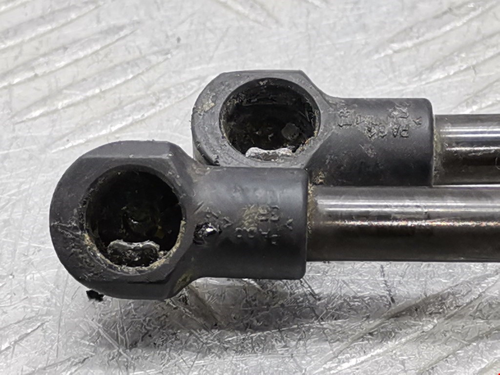 Амортизатор капота левый=правый BMW 5er 5 серия E39 1995-2004