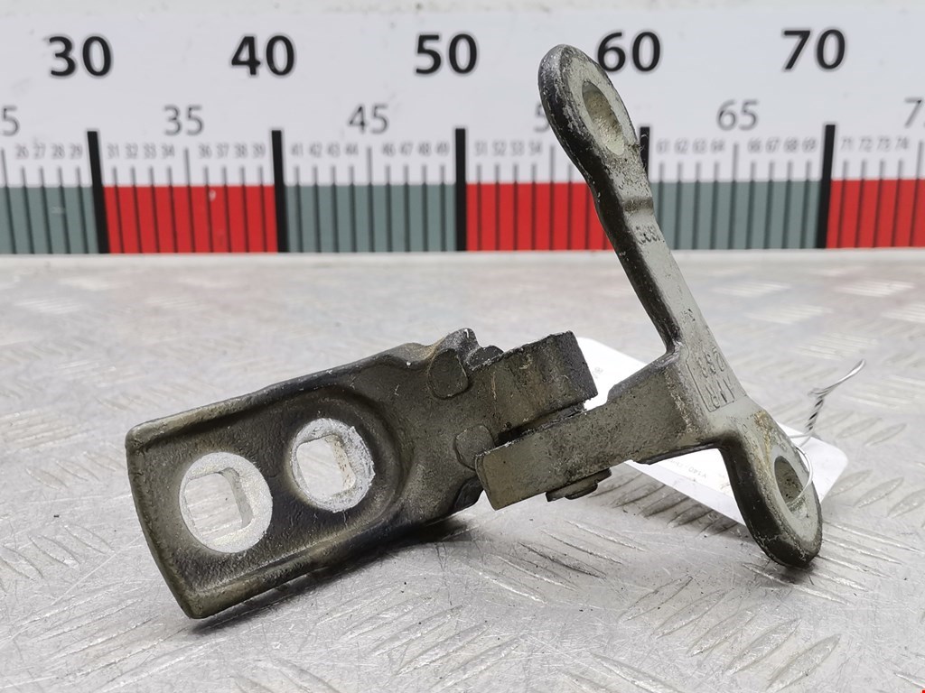 Петля двери передней правой Opel Vectra C (2002-2008)