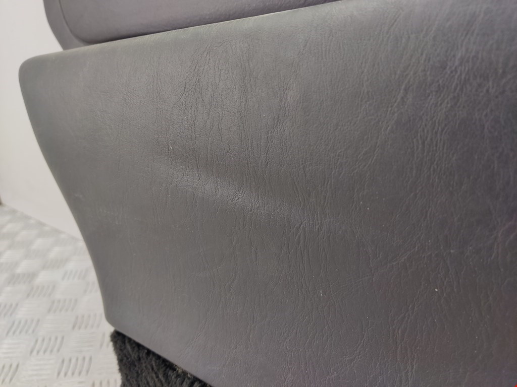 Обшивка двери задняя левая LINCOLN Town Car III 1997-2011