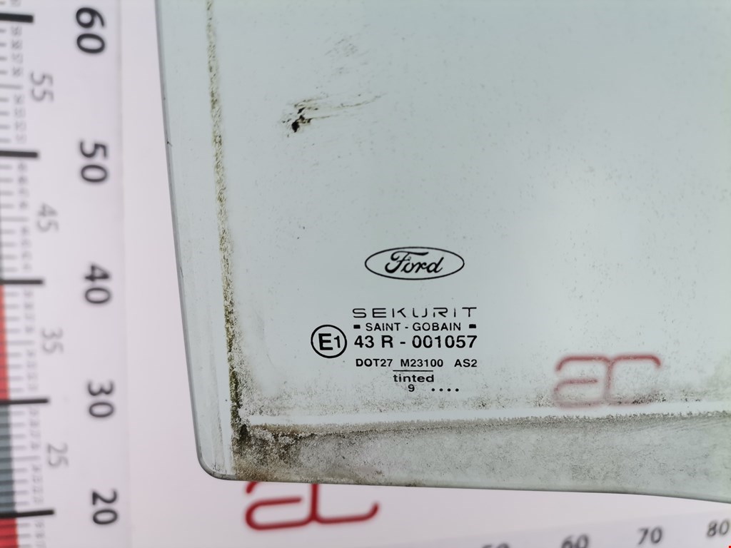 Стекло двери заднее левое FORD Focus I 1998-2005