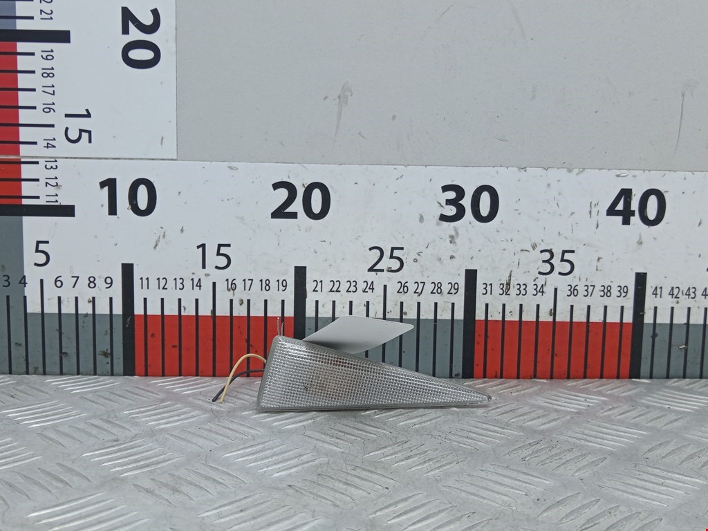 Повторитель указателя поворота правый Renault Scenic 2 (2003-2009)