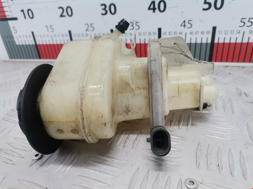 Бачок главного тормозного цилиндра OPEL Signum 2003-2008