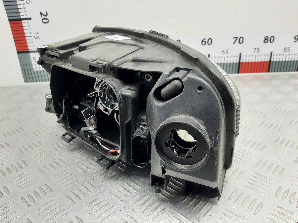 Фара правая AUDI A6 C6 2004-2010