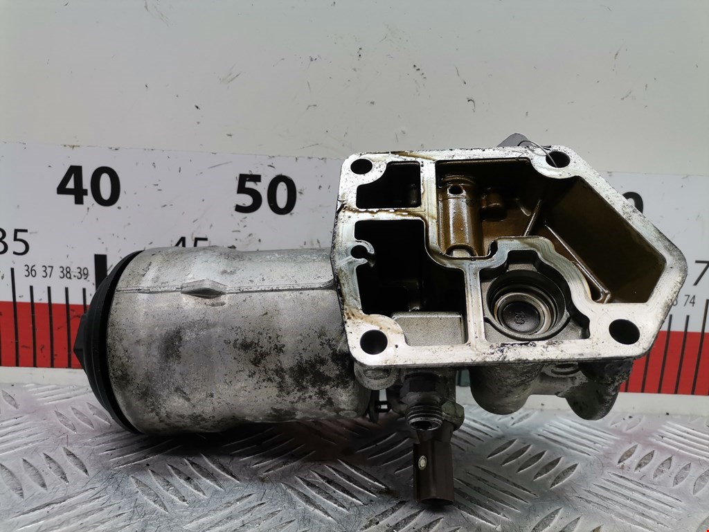 Корпус масляного фильтра VOLKSWAGEN Passat B6 2005-2011