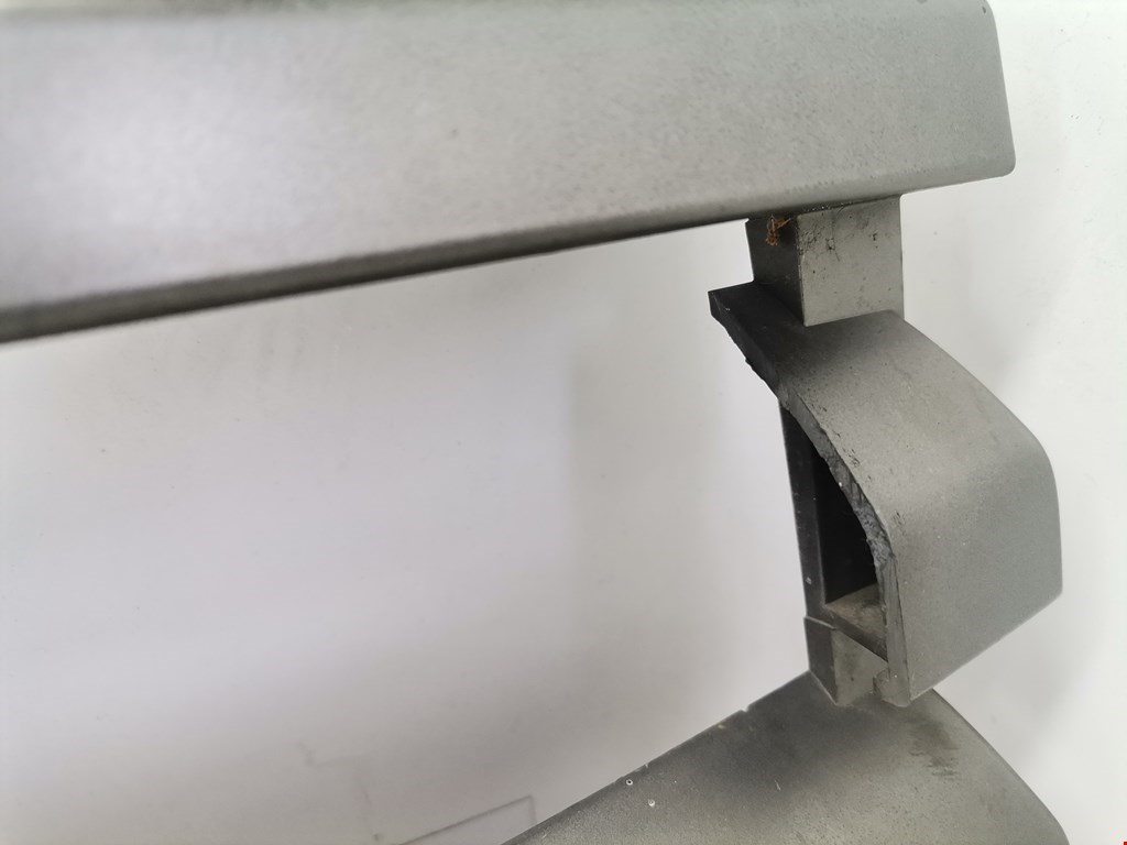 Решетка радиатора LAND ROVER Range Rover 2002-2012