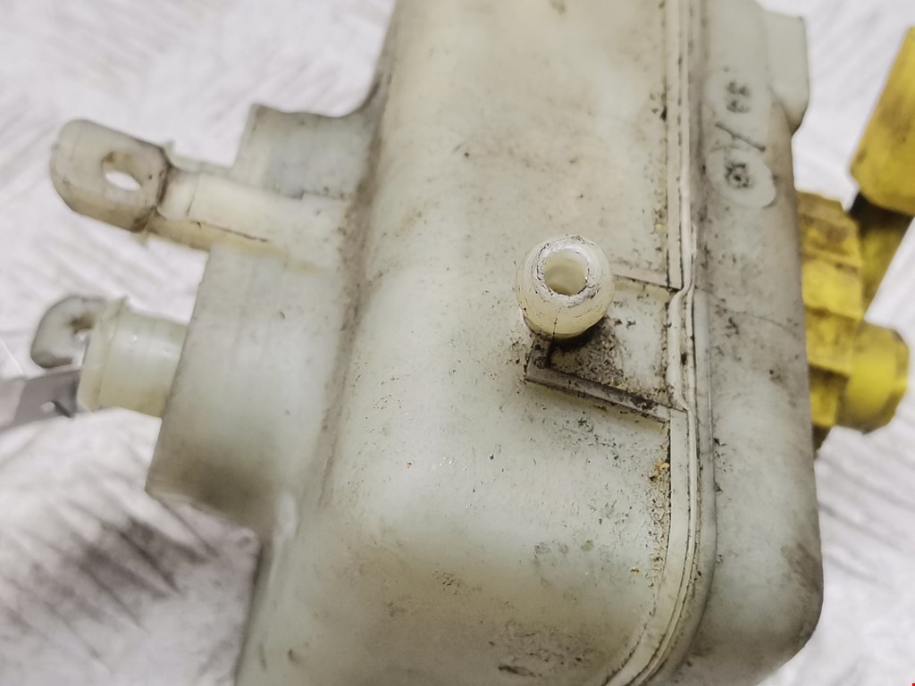 Бачок главного тормозного цилиндра VOLKSWAGEN Golf IV 1997-2003