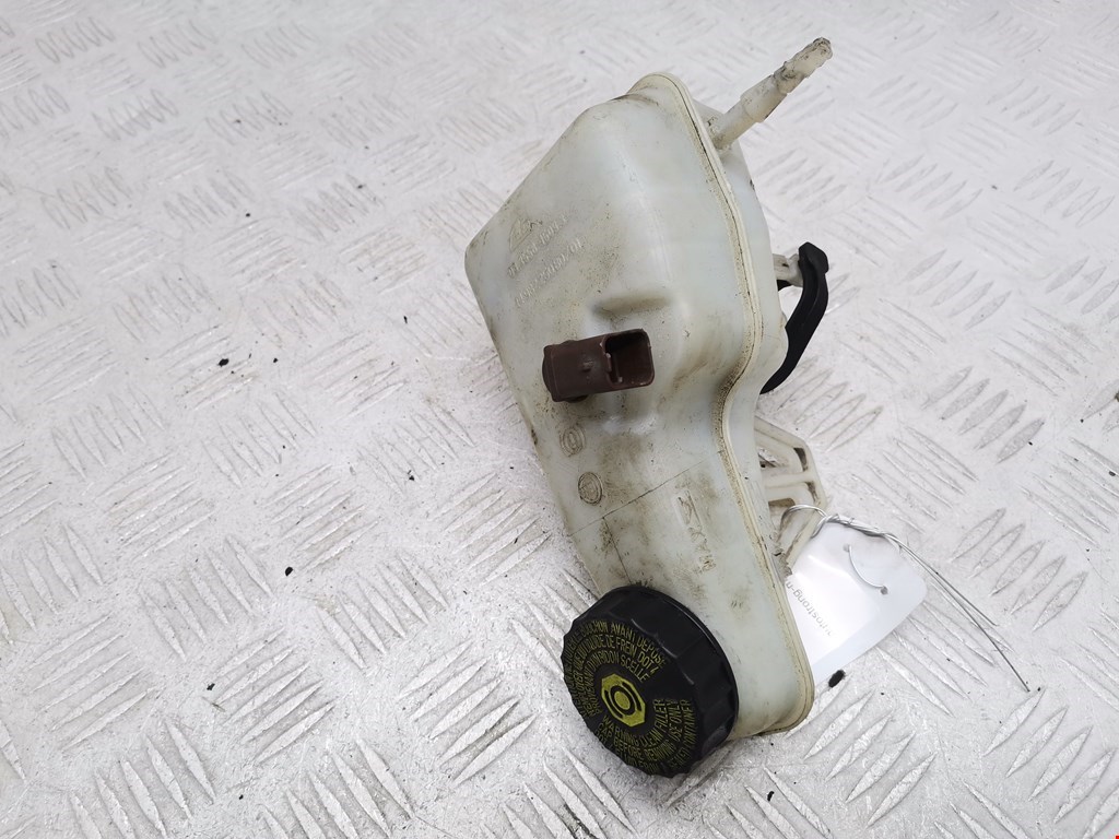 Бачок главного тормозного цилиндра CITROEN Jumpy 2007-2016