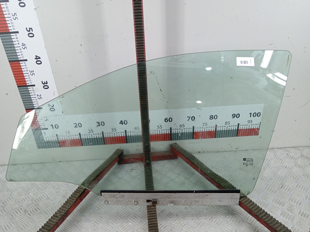 Стекло двери переднее левое OPEL Astra H/Family 2004-2015