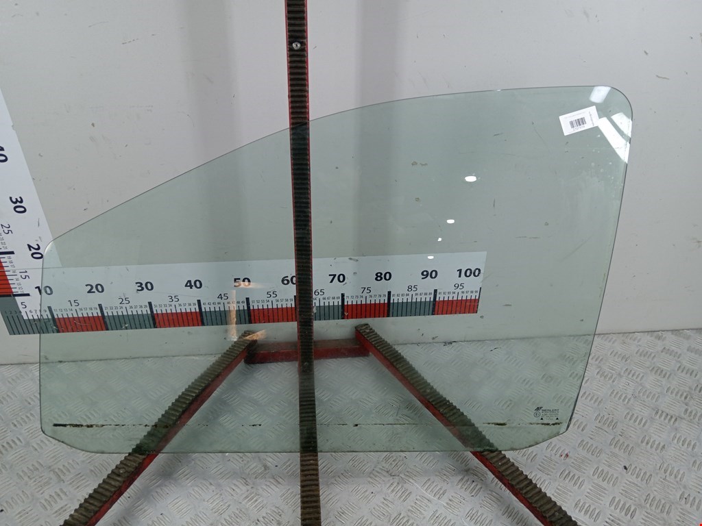 Стекло двери переднее левое SEAT Alhambra 1996-2010