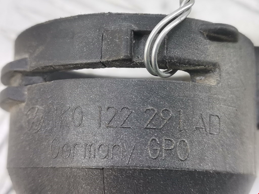 Тройник системы охлаждения VOLKSWAGEN Golf V 2003-2009