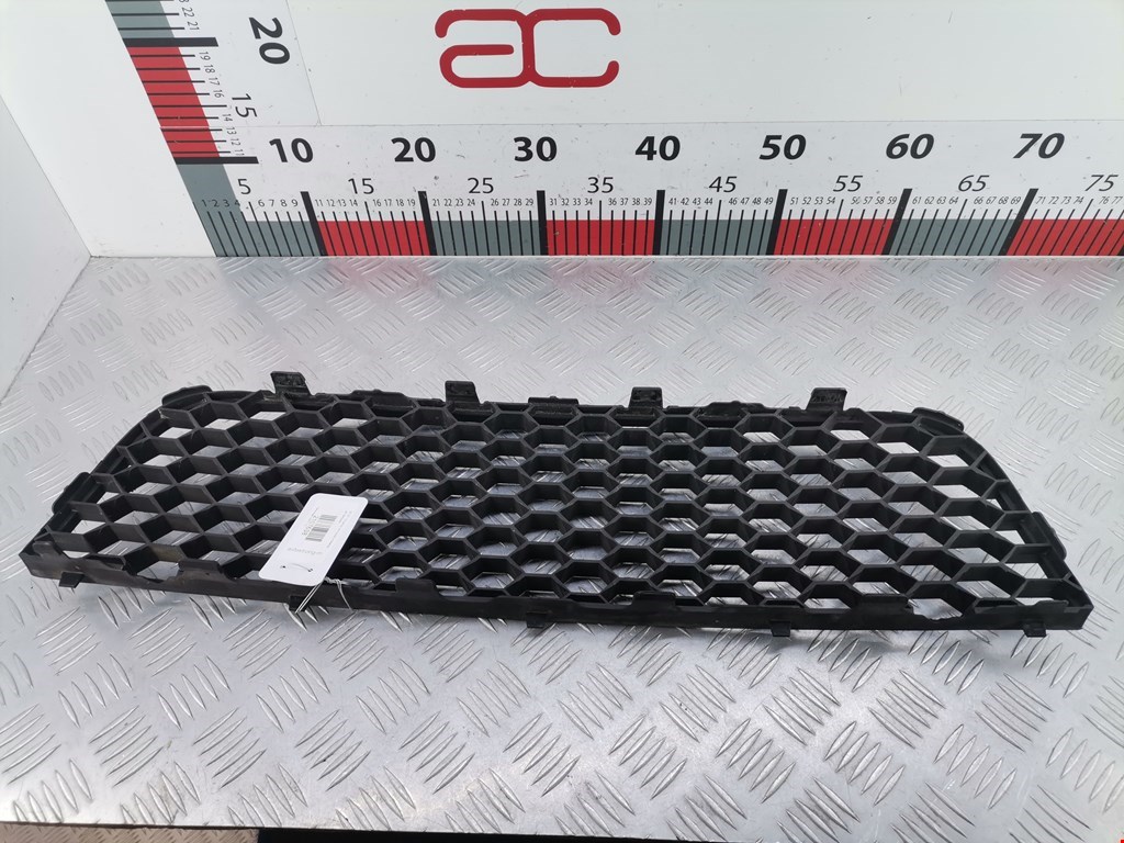 Решетка в бампер VOLKSWAGEN Golf V 2003-2009