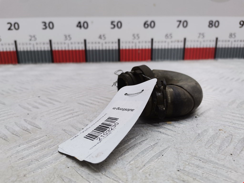 Патрубок отопителя (печки) Volkswagen Touareg 1 (2002-2010)