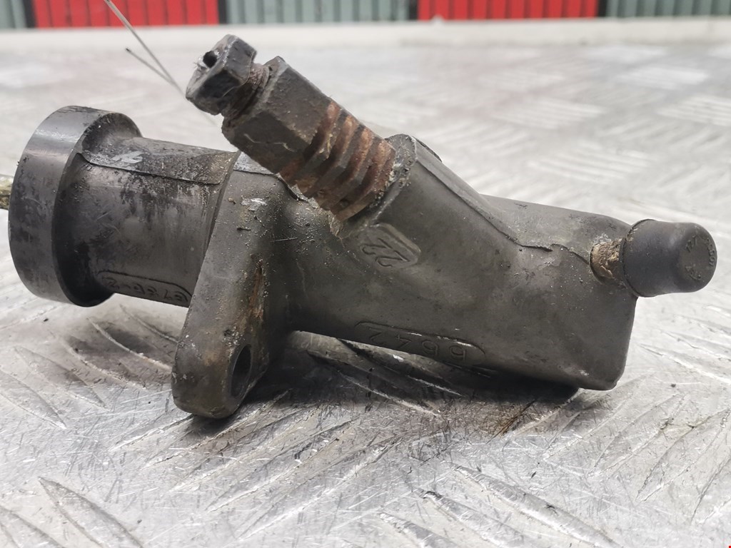 Цилиндр сцепления рабочий BMW 5er 5 серия E39 1995-2004