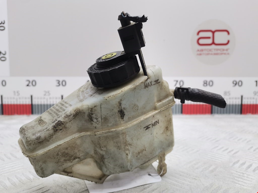 Бачок главного тормозного цилиндра VOLKSWAGEN Touran 2003-2010