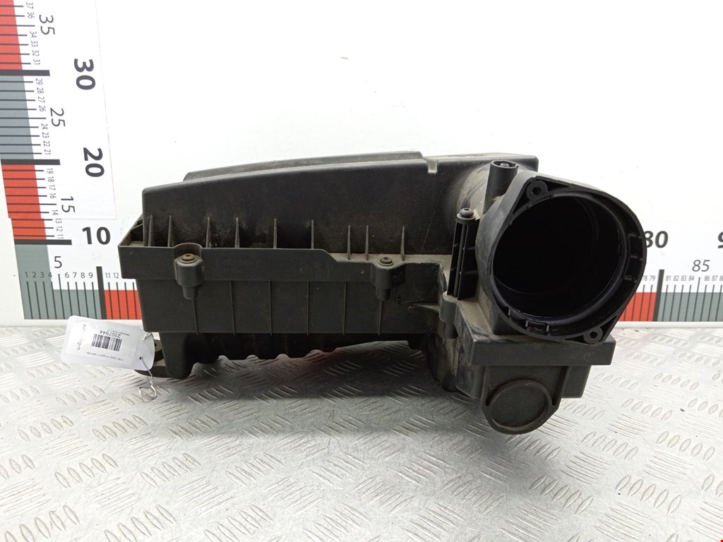 Корпус воздушного фильтра VOLKSWAGEN Touran 2003-2010
