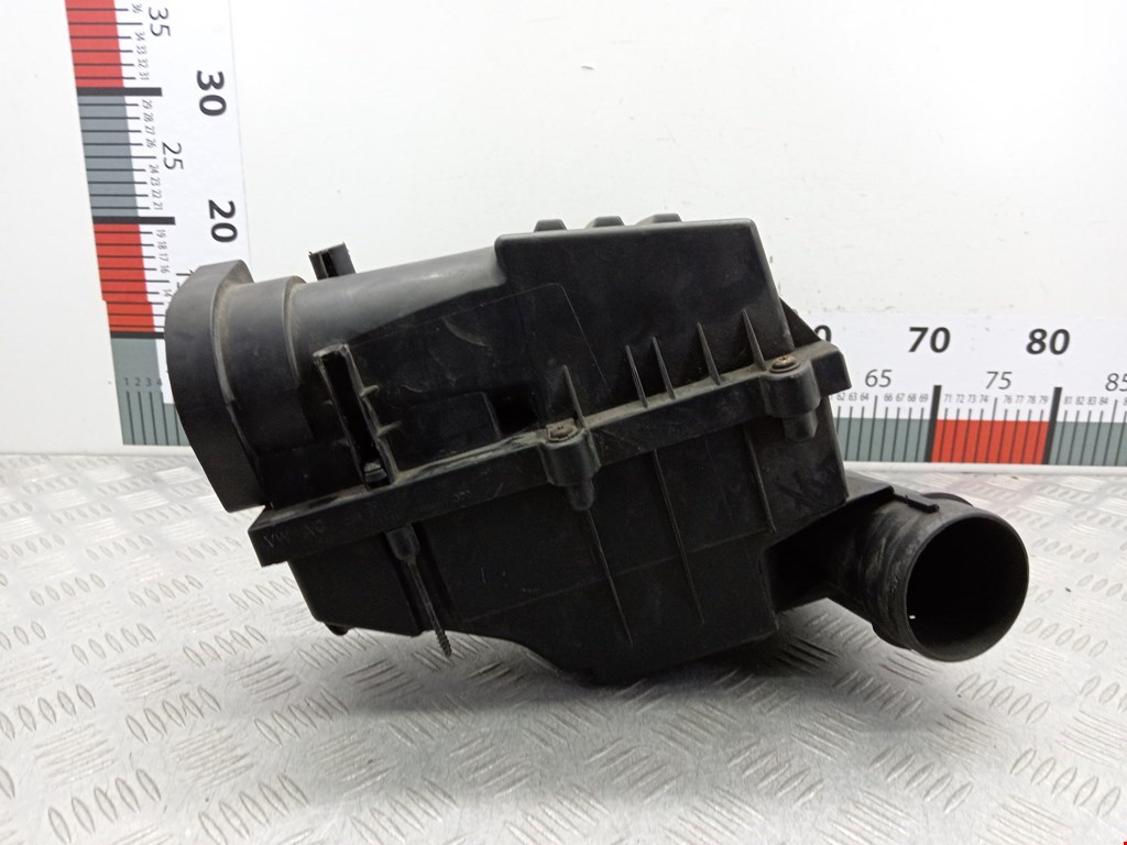 Корпус воздушного фильтра VOLKSWAGEN Touran 2003-2010