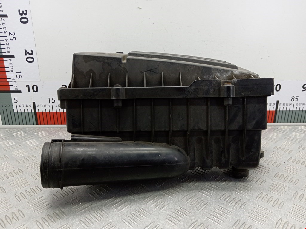 Корпус воздушного фильтра VOLKSWAGEN Touran 2003-2010