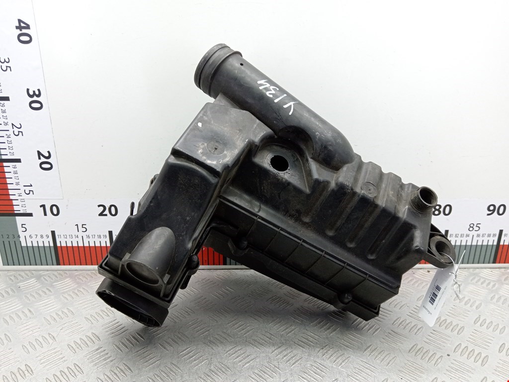 Корпус воздушного фильтра VOLKSWAGEN Touran 2003-2010