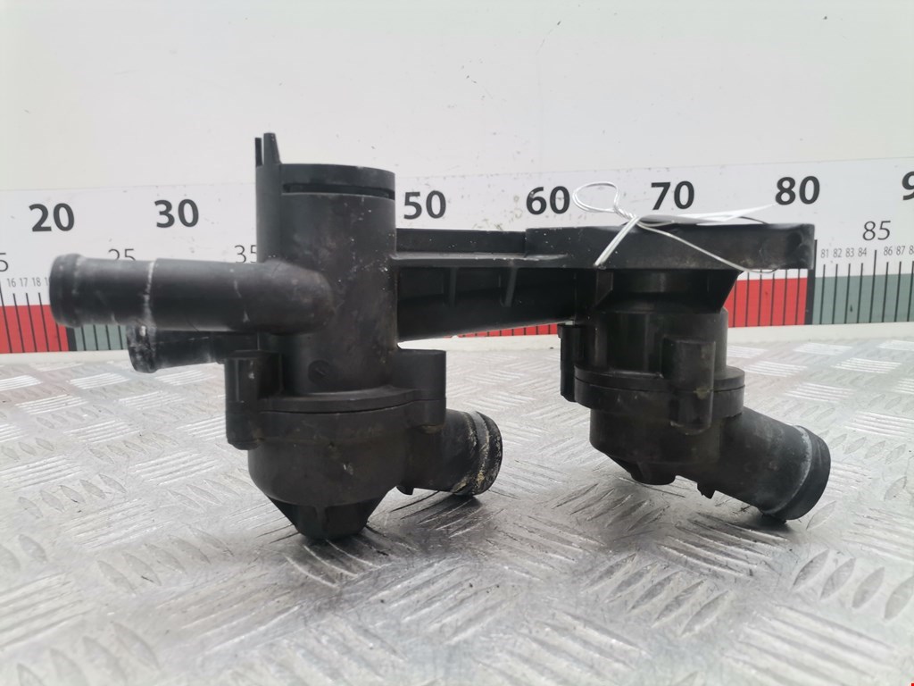 Корпус термостата VOLKSWAGEN Passat B6 2005-2011