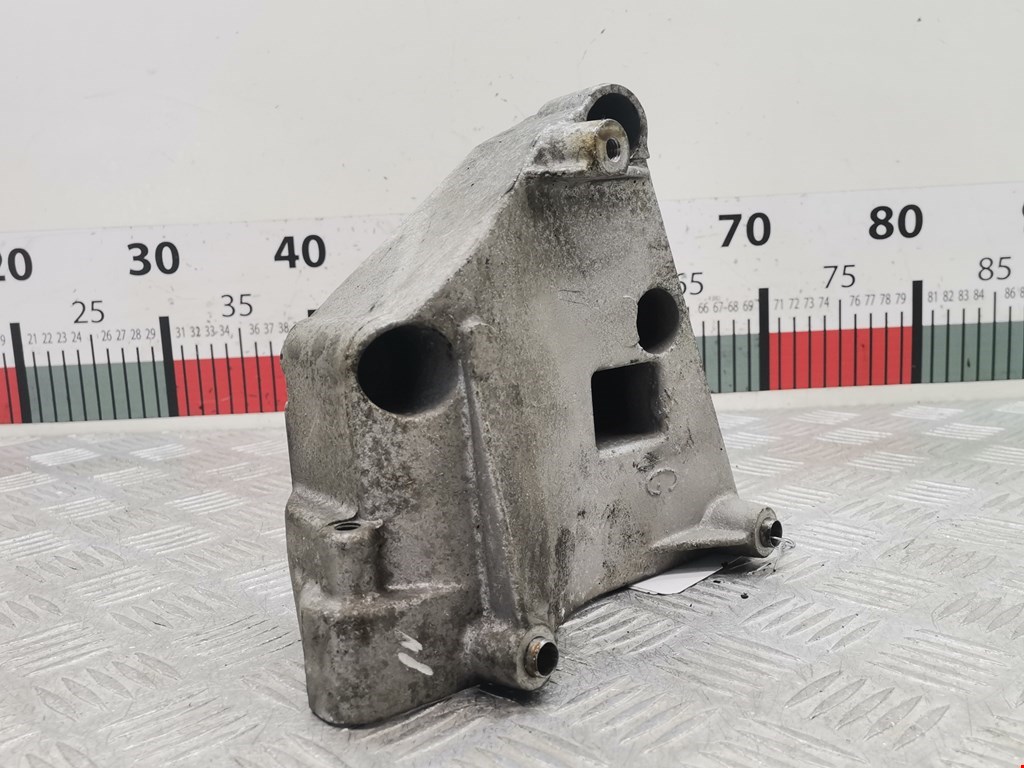 Кронштейн кондиционера BMW 5-Series (E39) (1995-2004)