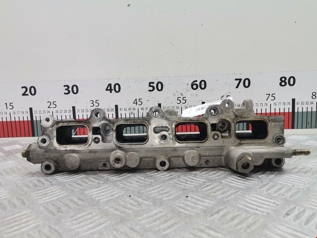 Рампа топливная (рейка) VOLKSWAGEN Passat B6 2005-2011