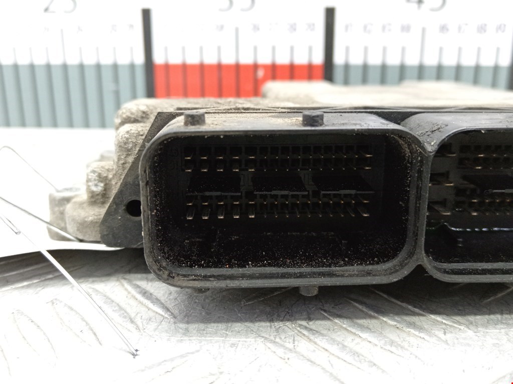 Блок управления двигателя (ЭБУ) OPEL Zafira B 2005-2012