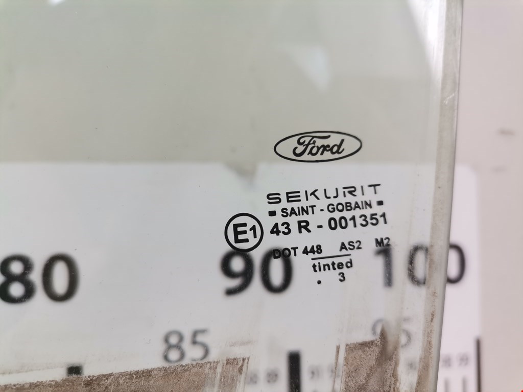 Стекло двери переднее левое FORD Focus I 1998-2005