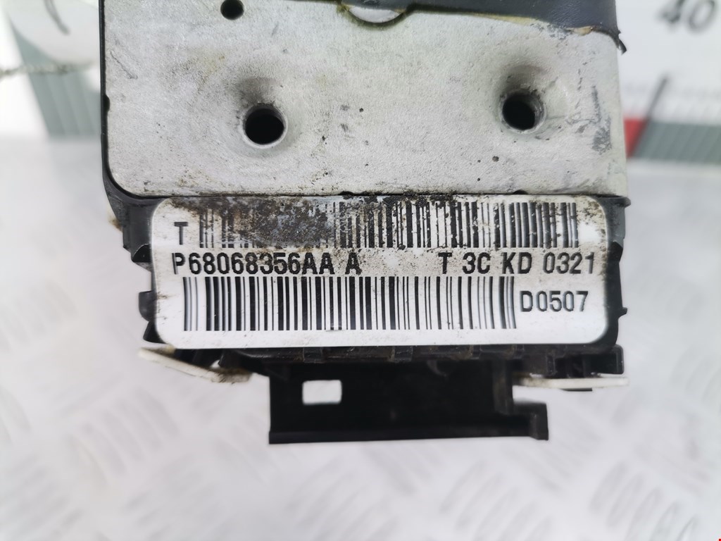 Замок двери задней правой JEEP Compass 2006-2016