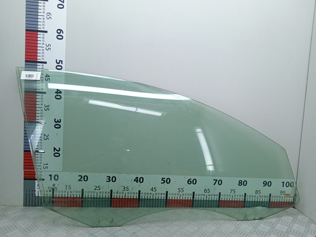 Стекло двери передней правой Volkswagen Passat 6 (2005-2010)