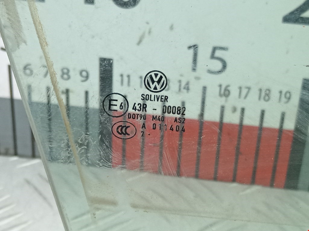 Стекло двери переднее правое VOLKSWAGEN Passat B6 2005-2011
