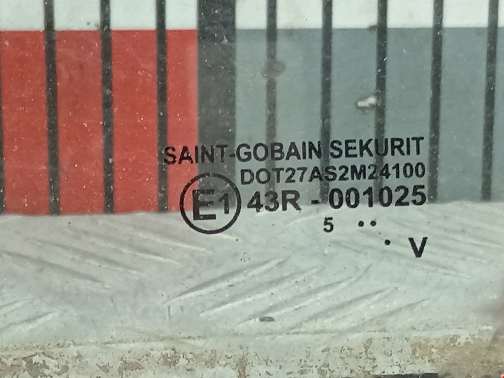 Стекло двери переднее левое FIAT Ulysse 2002-2010