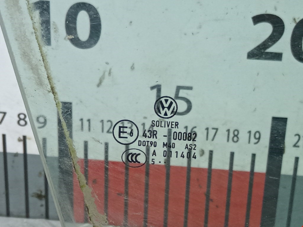 Стекло двери переднее правое VOLKSWAGEN Passat B6 2005-2011