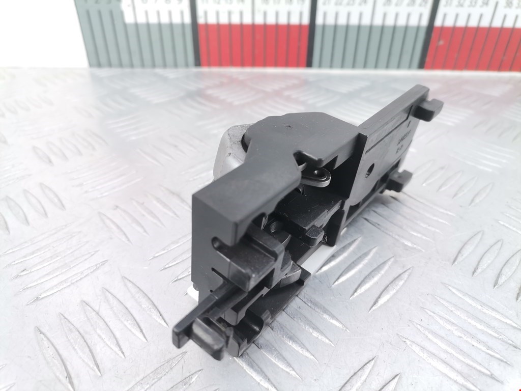 Ручка дверная передняя внутренняя правая SUZUKI Swift 2004-2010