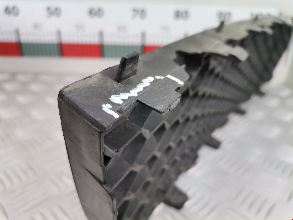 Решетка в бампер VOLKSWAGEN Golf V 2003-2009