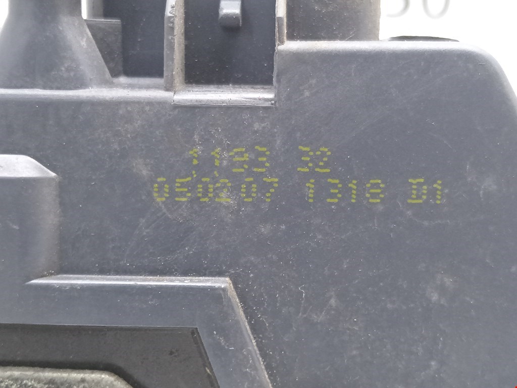 Замок двери задней правой RENAULT Scenic II 2003-2010