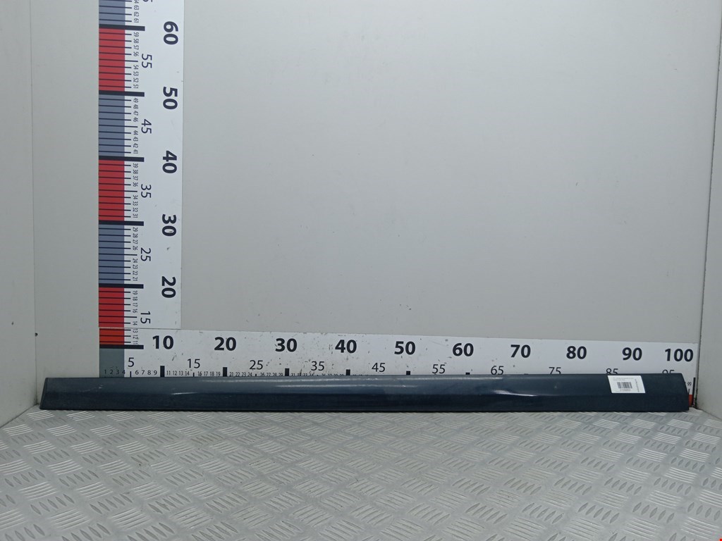 Накладка декоративная (молдинг) двери передней правой Mercedes C-Class (W203) (2000-2008)