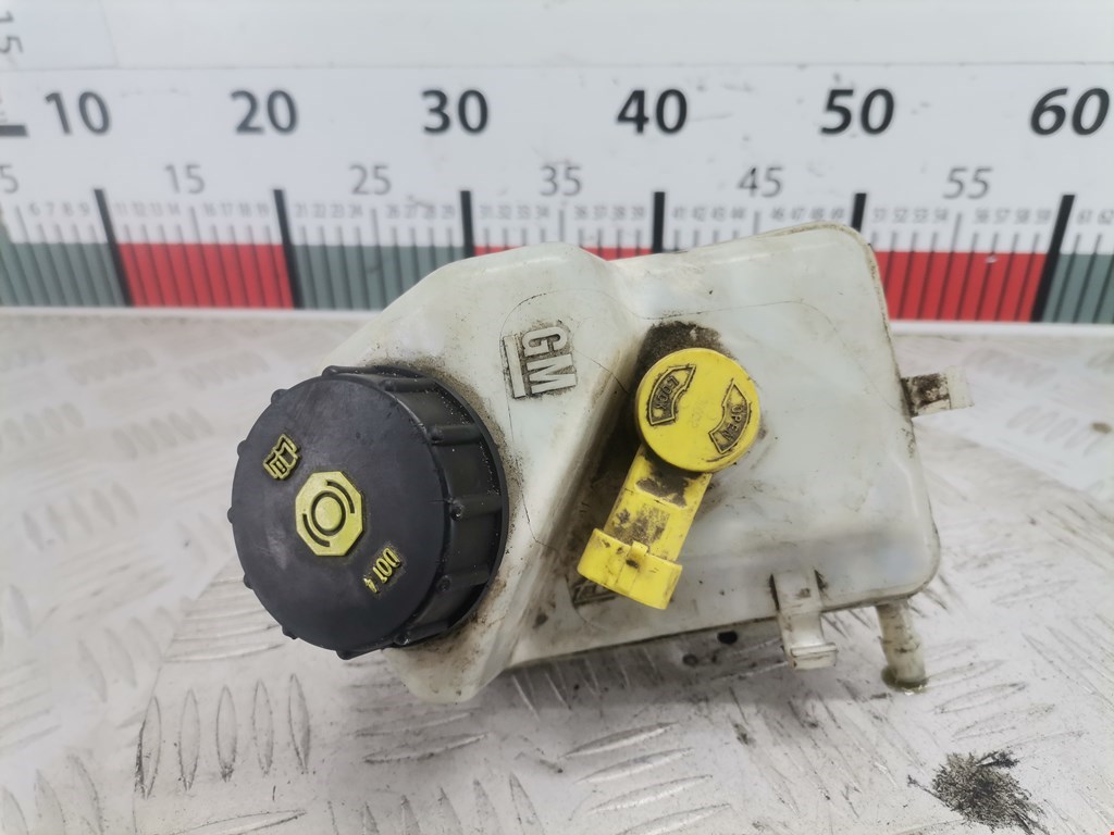 Бачок главного тормозного цилиндра OPEL Astra J 2009-2017