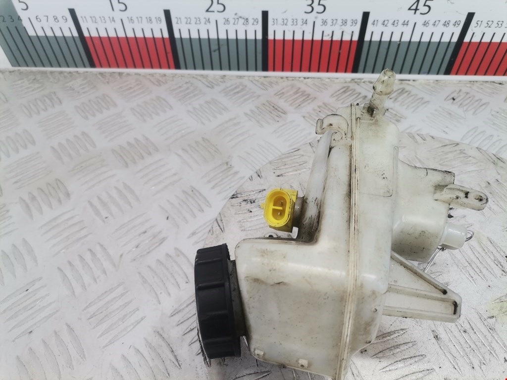 Бачок главного тормозного цилиндра OPEL Astra J 2009-2017