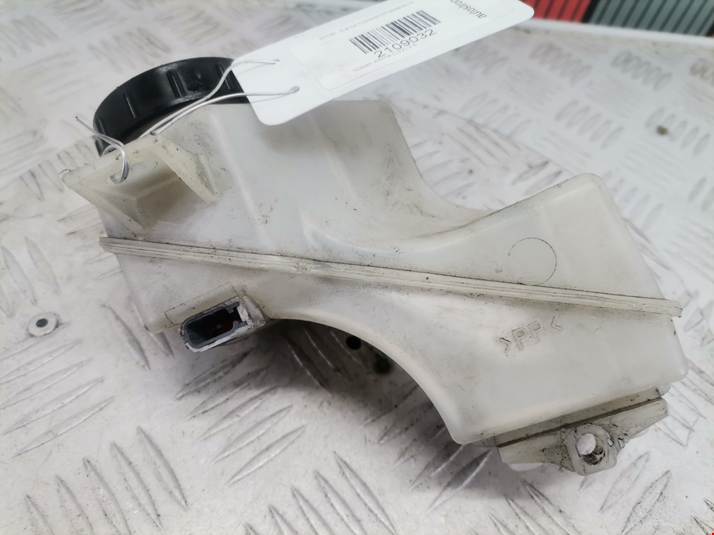 Бачок главного тормозного цилиндра NISSAN Altima L32A 2007-2012