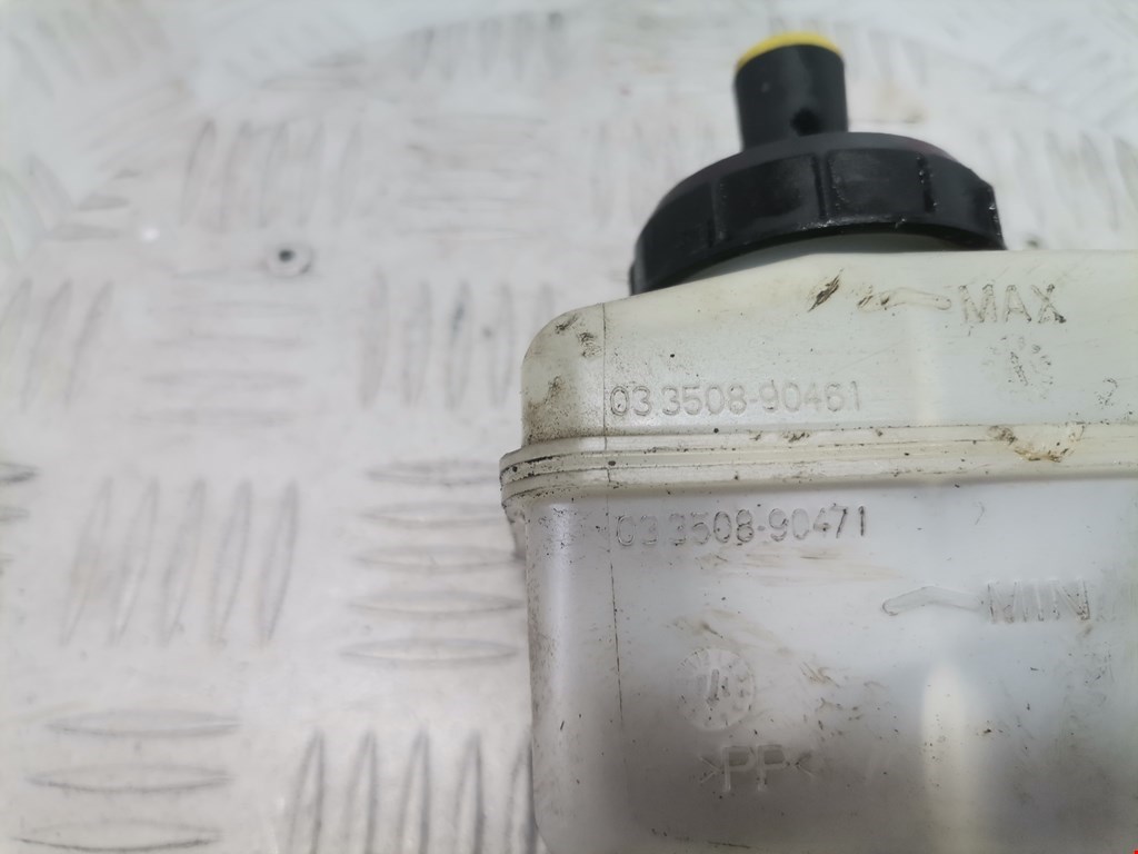 Бачок главного тормозного цилиндра DACIA Sandero 2008-2012