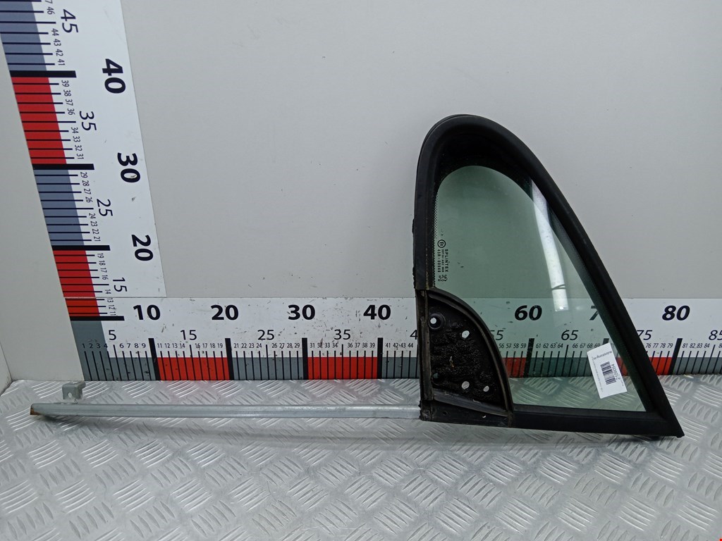 Стекло двери передней левой (форточка) PEUGEOT 307 2001-2008