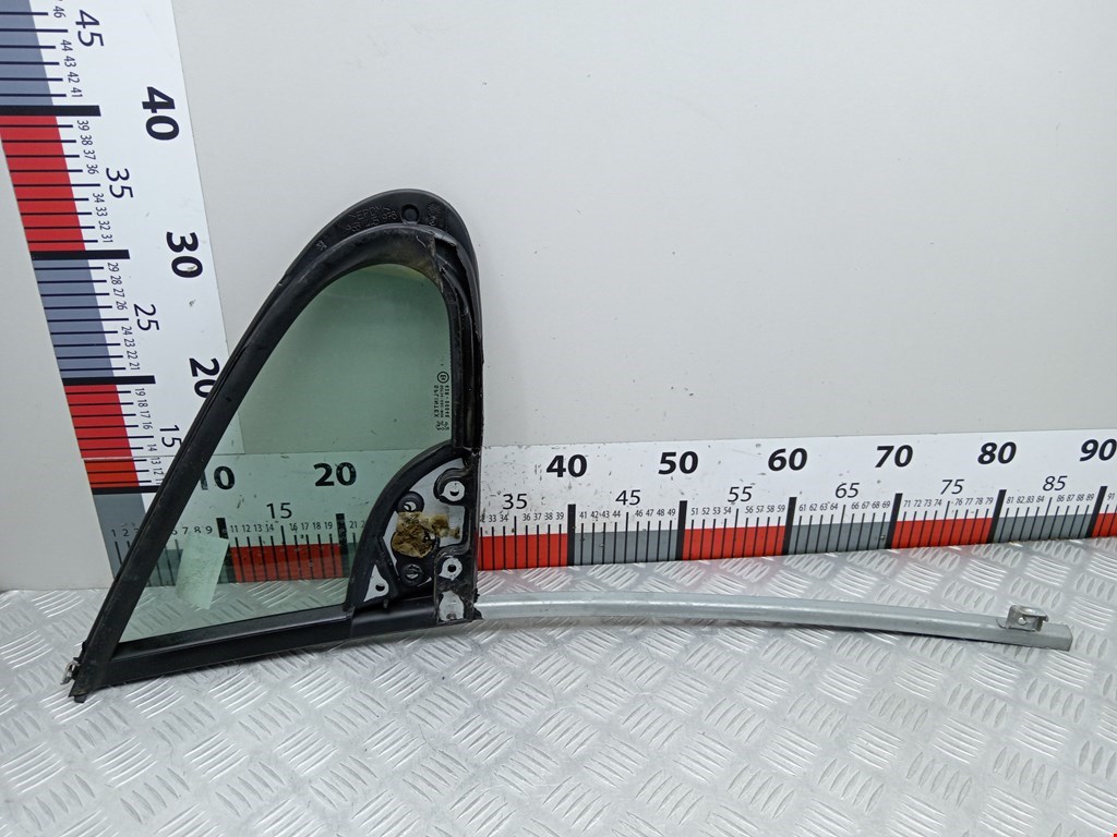 Стекло двери передней левой (форточка) PEUGEOT 307 2001-2008