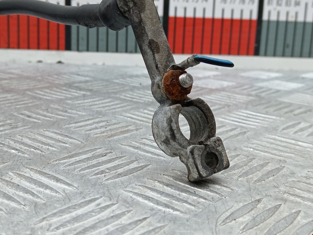 Клемма аккумулятора (минус) - FORD Fusion 2002-2012