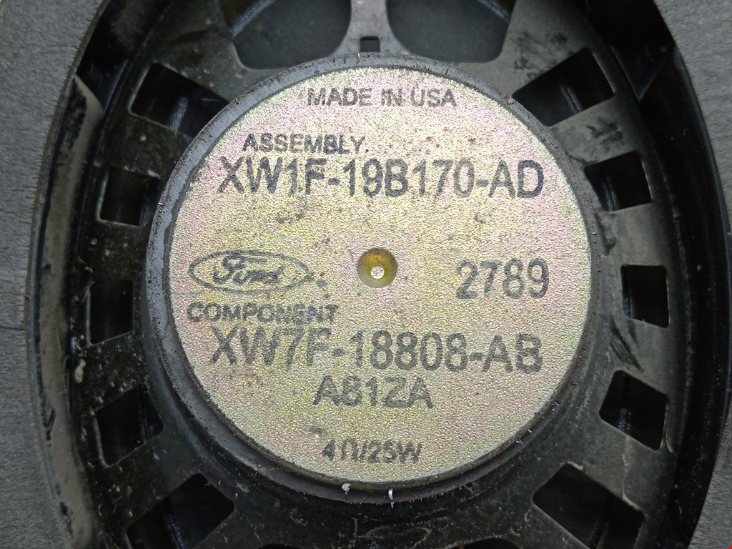 Динамик LINCOLN Town Car III 1997-2011