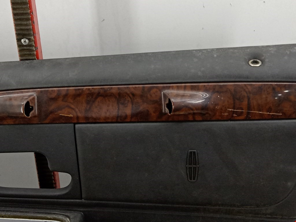 Обшивка двери передняя правая LINCOLN Town Car III 1997-2011