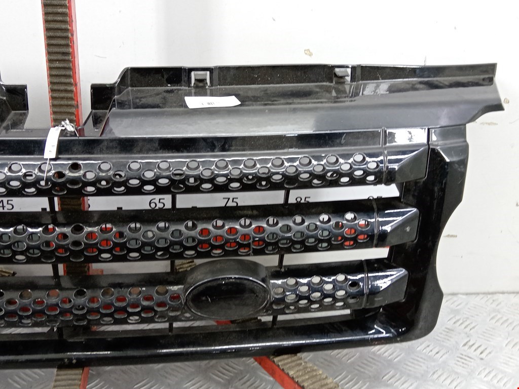 Решетка радиатора LAND ROVER Range Rover Sport 2005-2013