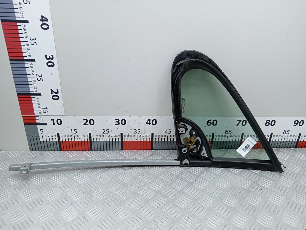 Стекло двери передней правой (форточка) PEUGEOT 307 2001-2008