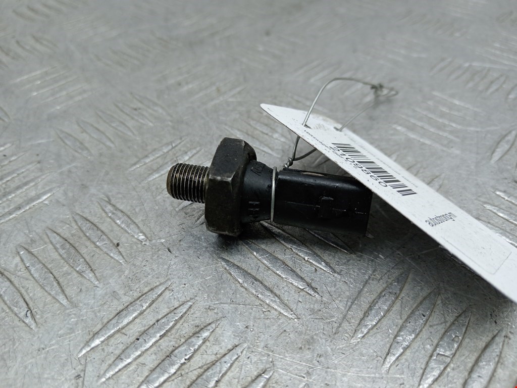 Датчик давления масла VOLKSWAGEN Golf IV 1997-2003