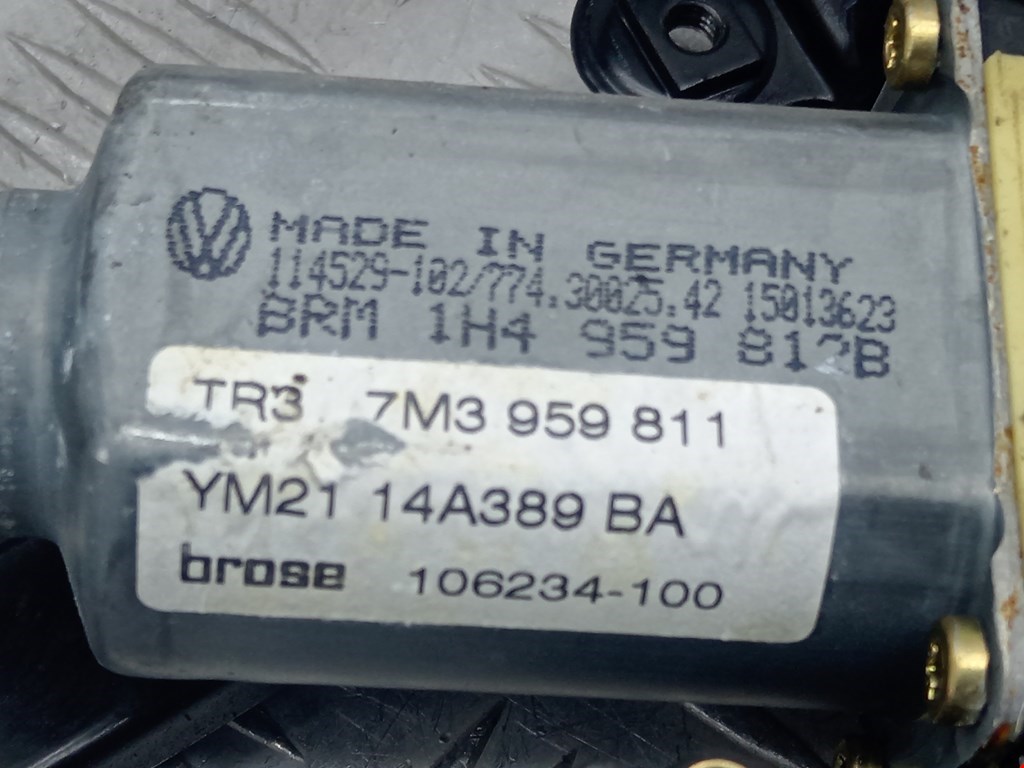 Стеклоподъемник задний левый SEAT Alhambra 1996-2010