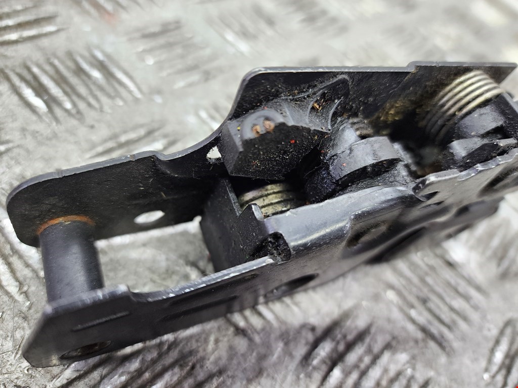 Замок капота SKODA Octavia A5 1Z- 2004-2013